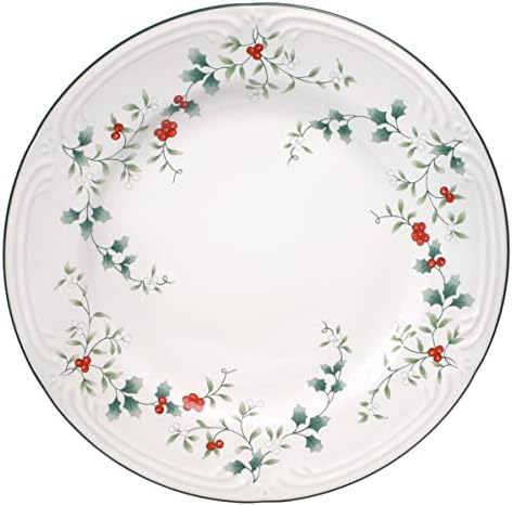 Elegant Pfaltzgraff Winterberry Dinner Plate