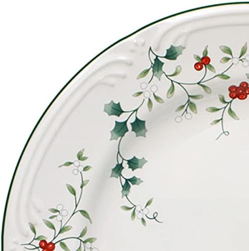 Elegant Pfaltzgraff Winterberry Dinner Plate
