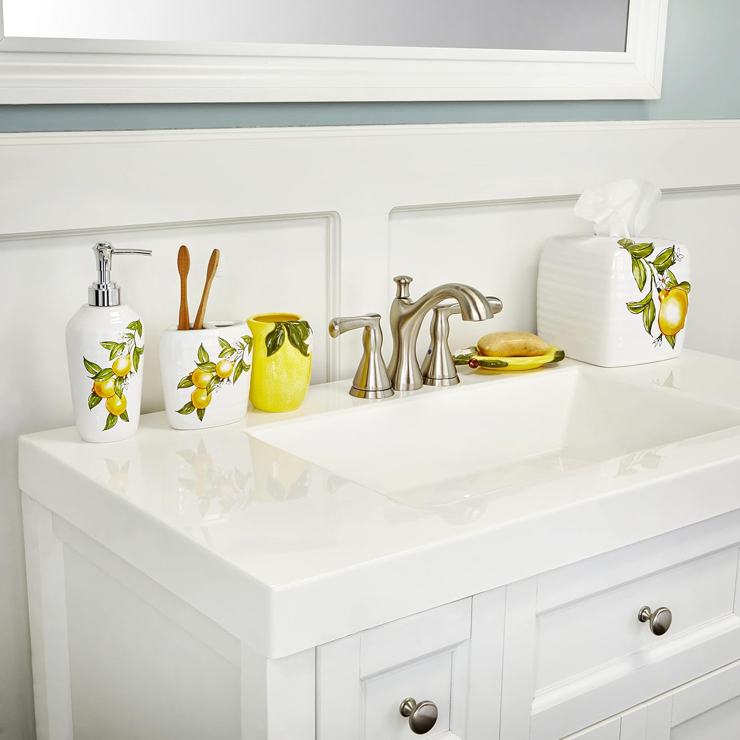 Compact Citrus Grove Tumbler - Spacious Durable and Stylish Glassware for Bathroom Use