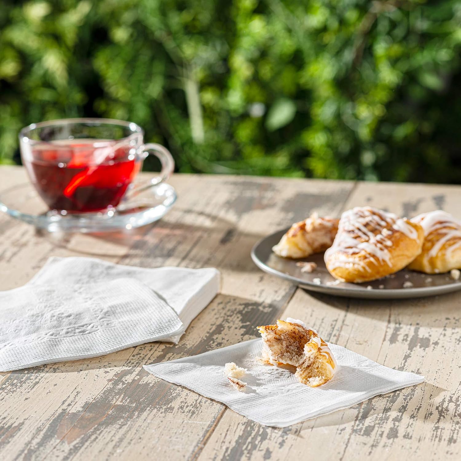 GUSTO 500 Count White Cocktail Napkins Versatile Premium and Elegant